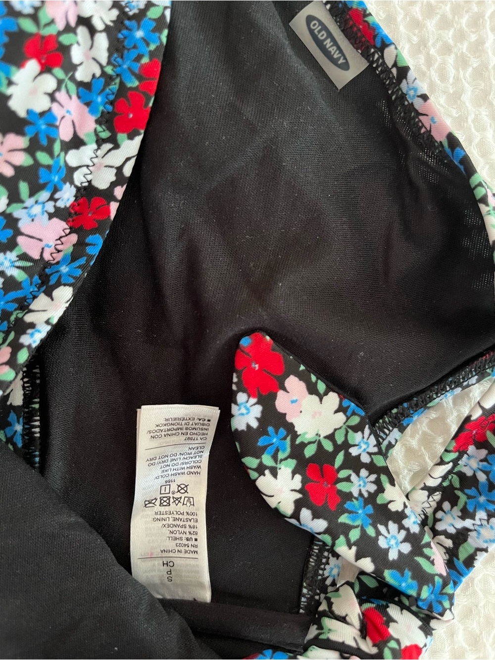 Old Navy Black Floral One-Shoulder Bikini Top - Picture 3 of 3